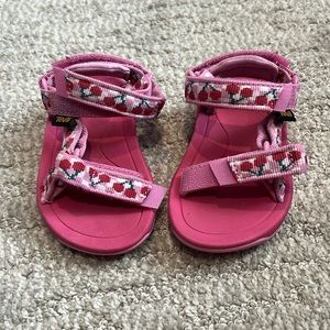 Teva Baby Hurricane Sandals size 4